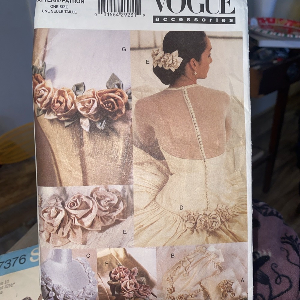 Vintage 2000 Vogue Wedding Accessories Sewing Pattern 7009 Cut Complete
